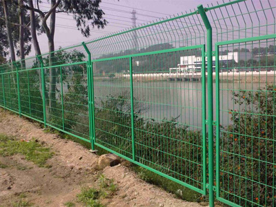 內(nèi)蒙古公路護(hù)欄網(wǎng)